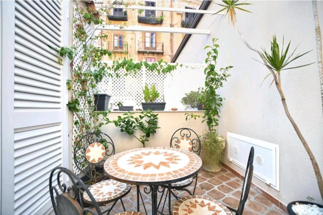 San Francesco Rooms And Apartment With Terrace In Palermo Exterior foto
