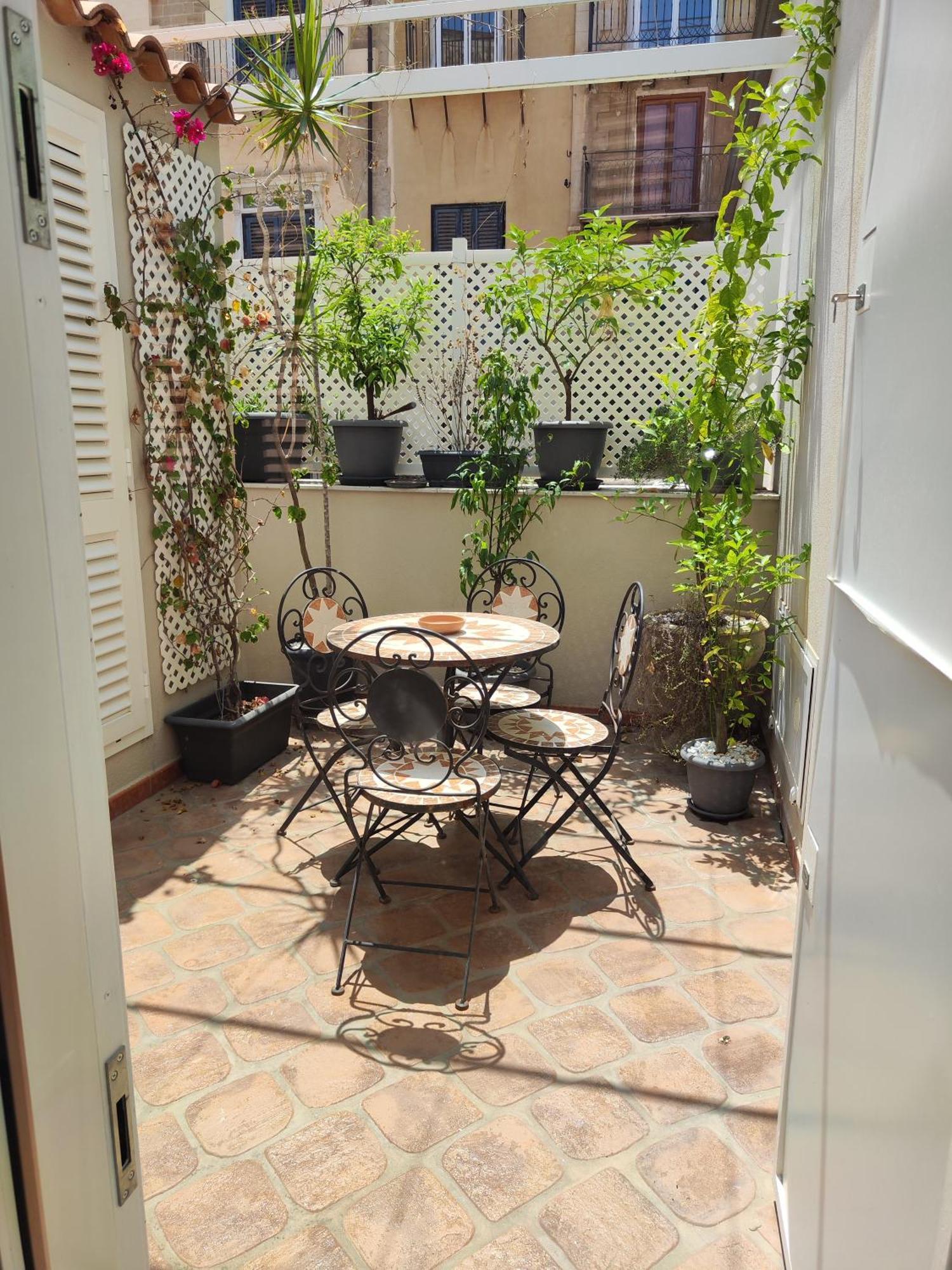 San Francesco Rooms And Apartment With Terrace In Palermo Exterior foto